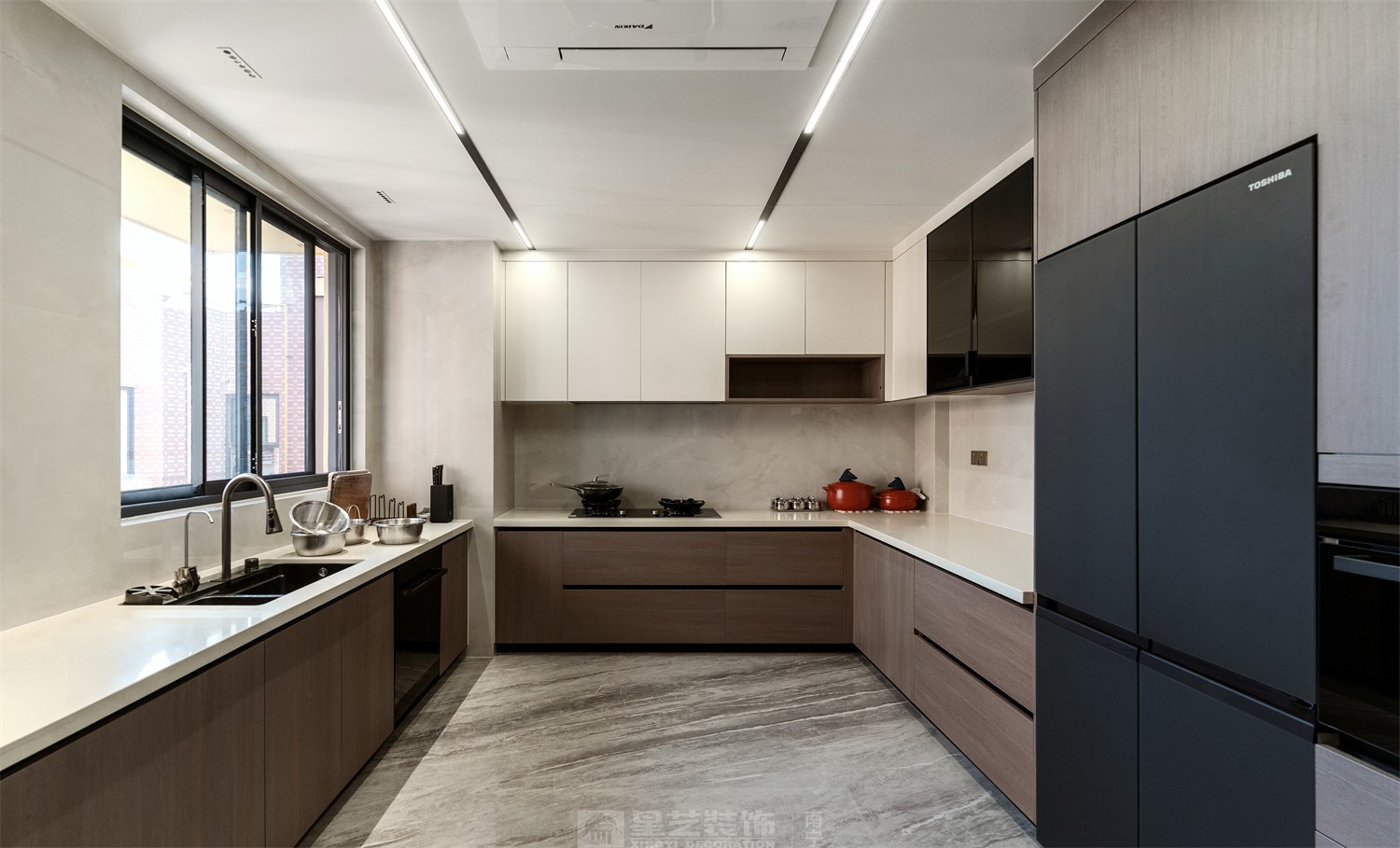 东方皇城260平简约中式厨房完工装修实景图