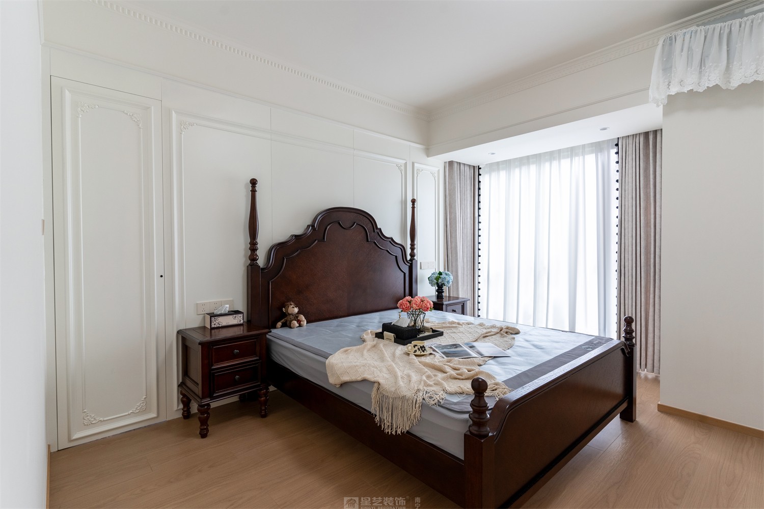 东方尊府118平中古风卧室装修完工实景图