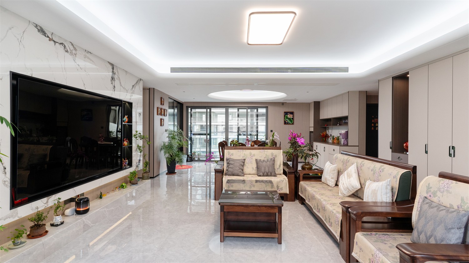 建发缦云210平新中式客厅装修完工实景图