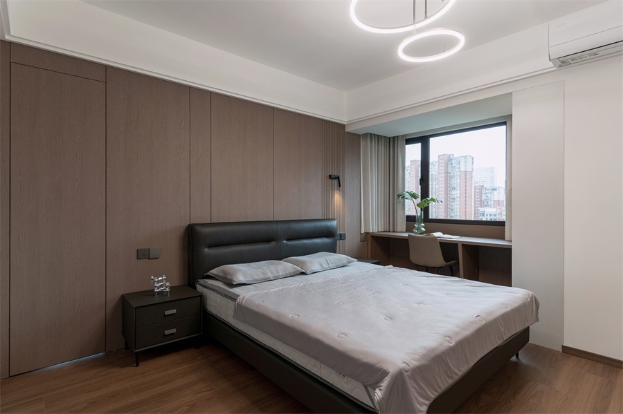 东方尊府117平现代风格卧室装修完工实景图